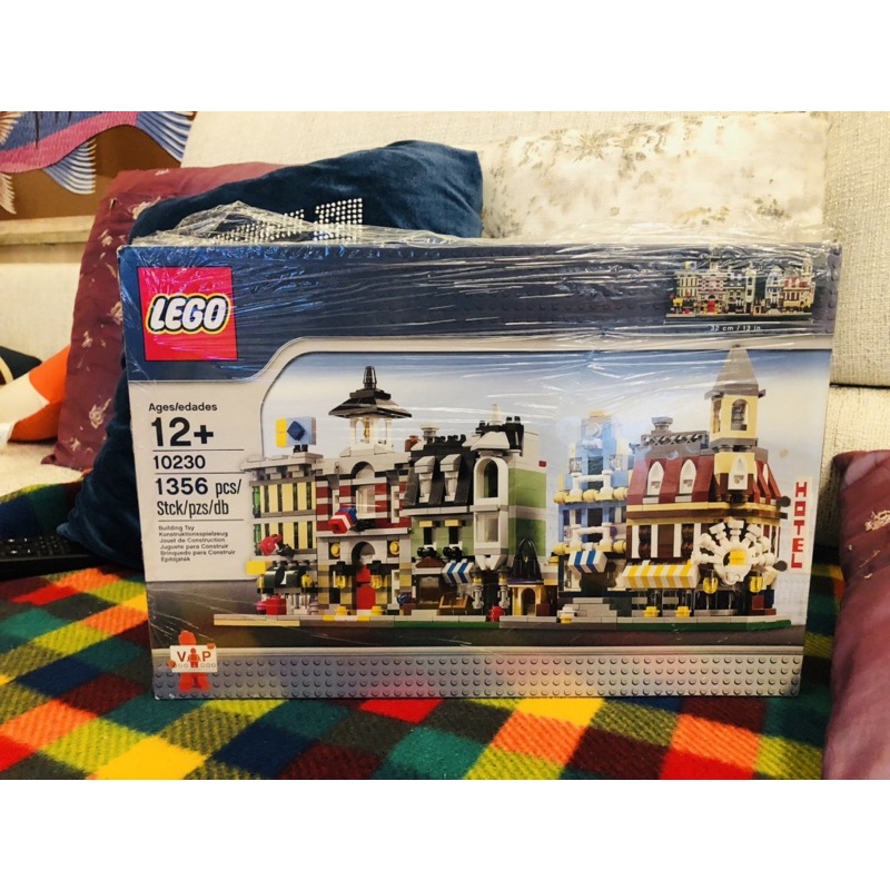 LEGO 10230