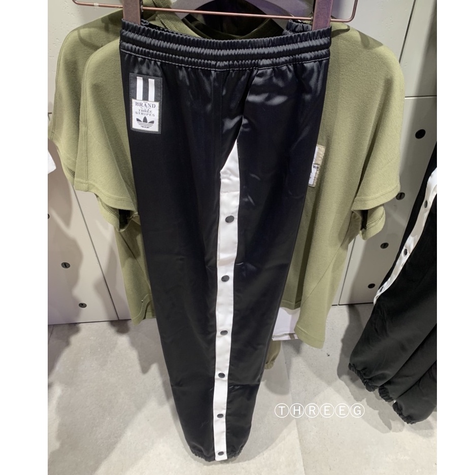 <Threeg>🏀ADIDAS OG ADIBREAK 運動長褲 排扣 緞面 棉質 絲滑布料 黑色 女款 HC6570