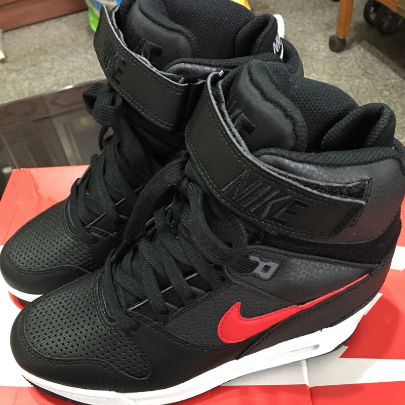 nike air revolution sky