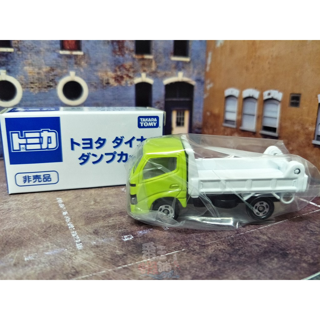 番王蝦舖 B005 TOMICA 會場非賣品   No.45 TOYOTA DYNA 白綠貨卡 越南製