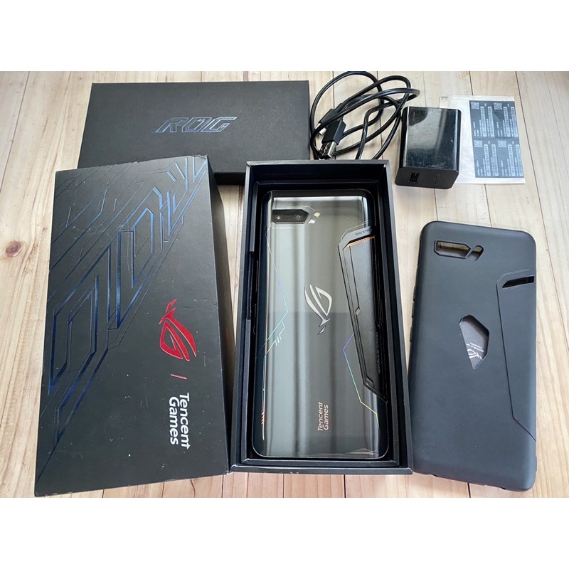 華碩 ASUS ROG Phone II 菁英版 ZS660KL 8G/128G 吃雞 5Z RAZAR 黑鯊 2 電競