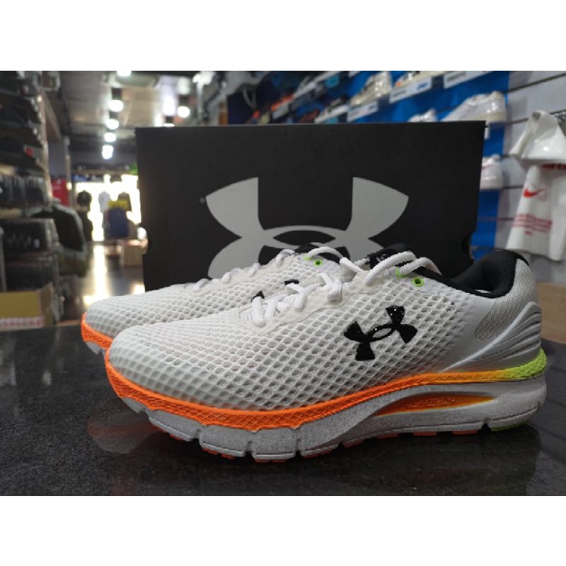 UNDER ARMOUR CHARGED INTAKE 5 男款 慢跑鞋 3023549108 白橘 蝦皮購物