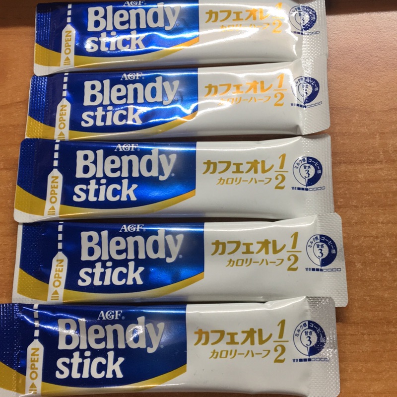 AGF Blendy stick 低卡1/2糖咖啡歐蕾（藍色）