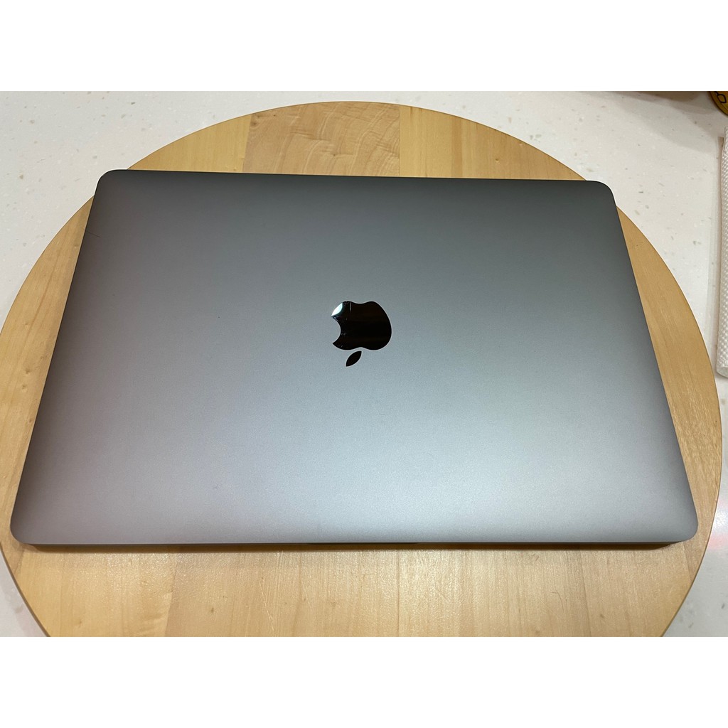 太空灰 256G MacBook Pro 13 2016 年，兩個 Thunderbolt 3