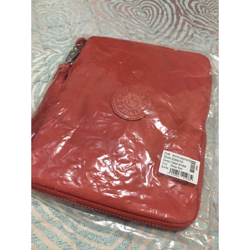 全新~Kipling K1268474Z Tablet Wristlet 配件包 收納包 手拿包