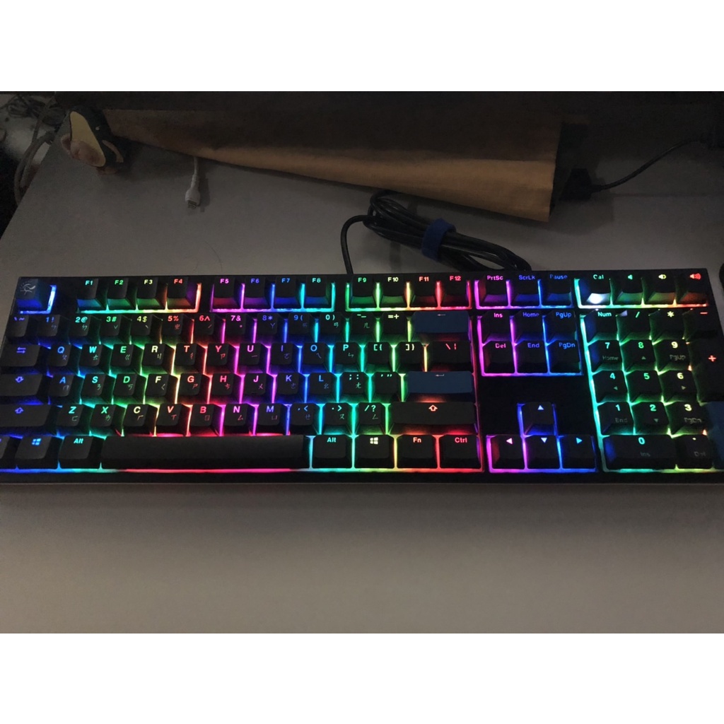 DUCKY ONE2 RGB 紅軸