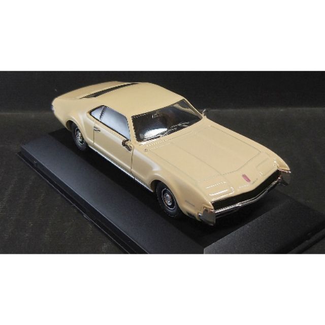 【經典車坊】1:43 1/43 Oldsmobile Toronado 1966 經典名車模型 附展示盒