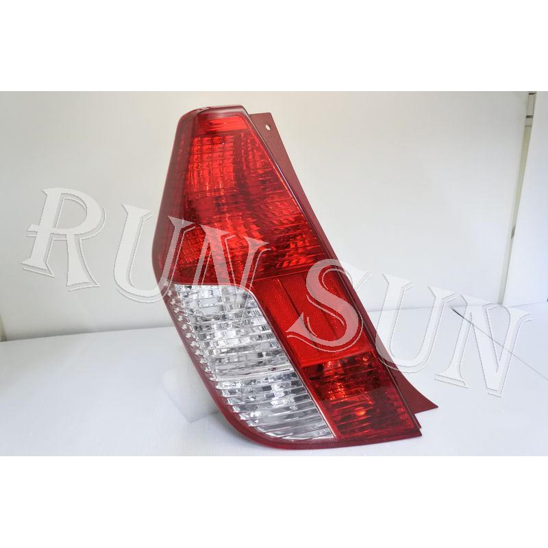 ●○RUN SUN 車燈,車材○● 全新 現代 2009 2010 I10 i10 原廠型晶鑽紅白 尾燈 一顆 台灣製造