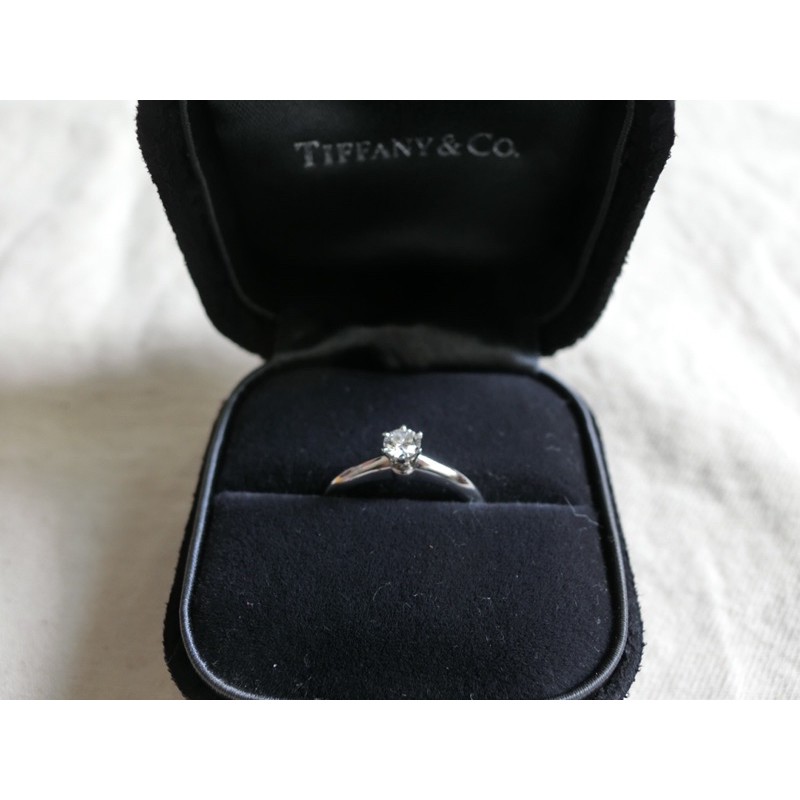 [二手正品] Tiffany &amp; Co PT950圓型六爪0.19克拉戒指