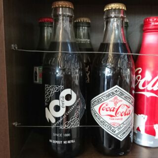 YUMO家 日本 100週年金蓋紀念玻璃瓶 滿瓶 可口可樂
