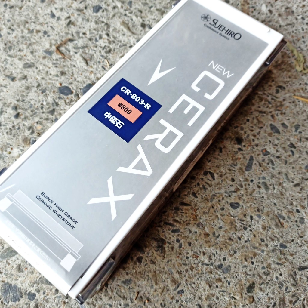 水里菜刀王新陶瓷磨刀石cr 803 R正日本製 800附磨刀石座末廣suehiro 附名倉修正砥石有透明蓋可磨刀 蝦皮購物