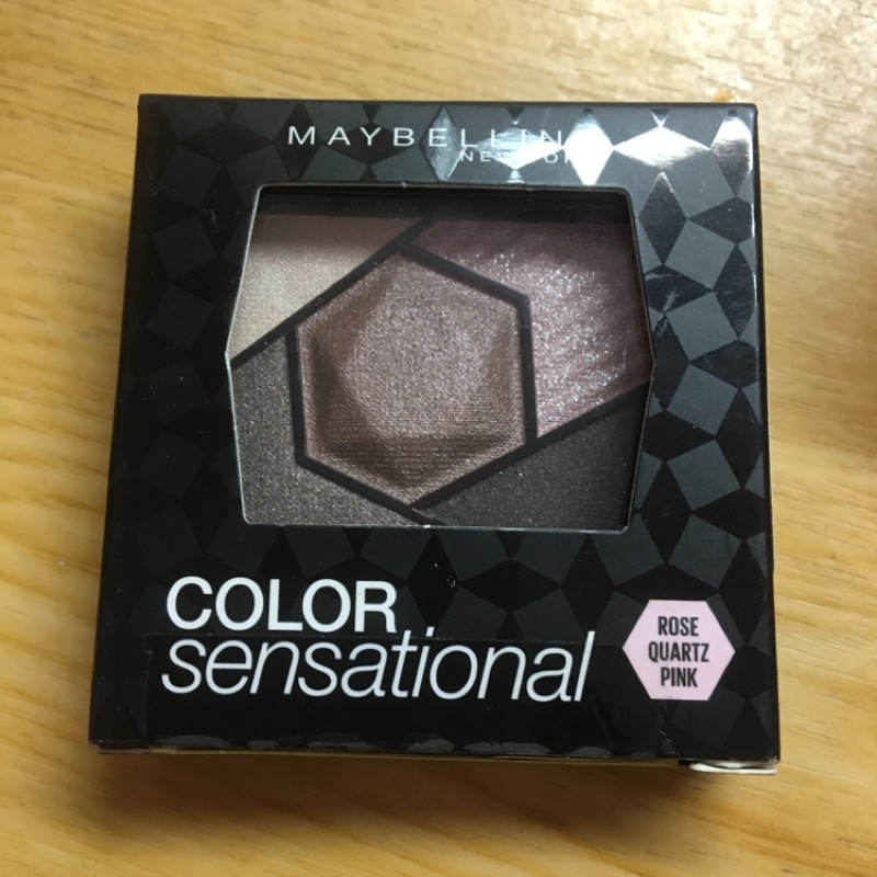 🎉全新🎉Maybelline鎂光燈3D立體眼影盤