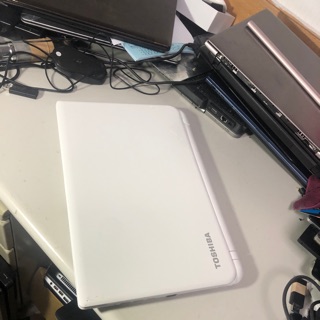 Toshiba 東芝 白色電競筆電，遊戲很順 i5 4210