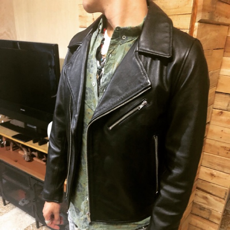 LEVIS 騎士風真皮皮衣外套 男 實體照 合身