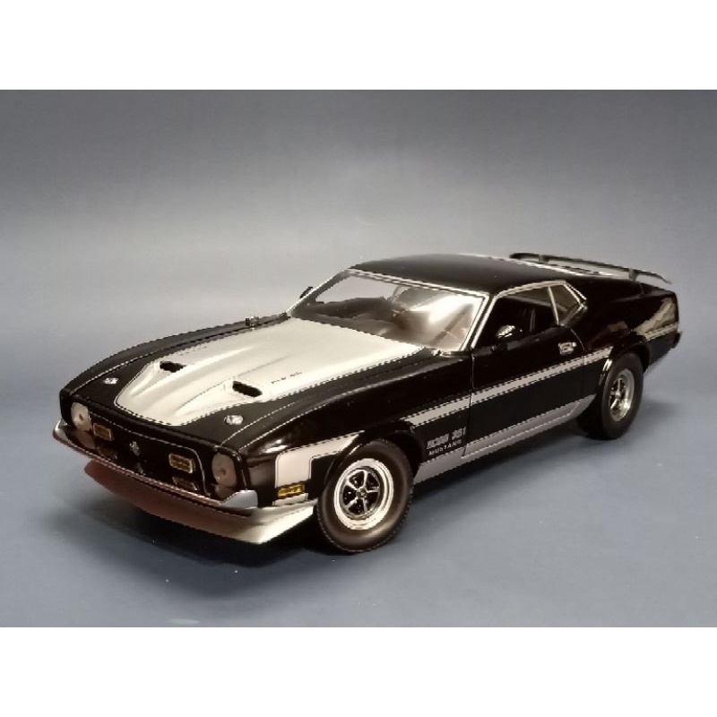 Sunstar 1:18(1/18) Ford Mustang 1971 MACH1 經典美式肌肉車 007同款