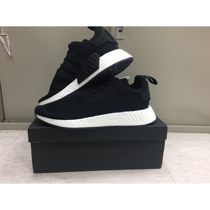 Adidas NMD R2 黑白 boost CQ2402 愛迪達 （28號/ US 10號)