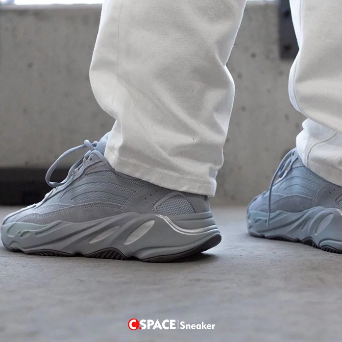 adidas yeezy boost 700 hospital blue