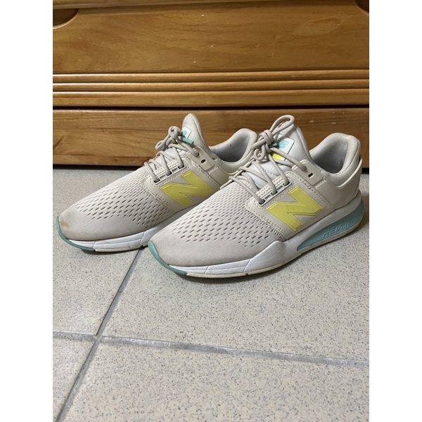 ［二手］NEW BALANCE 247 NB247 女鞋 卡其x黃藍 襪套 輕量 透氣 慢跑休閒鞋 WS247FE