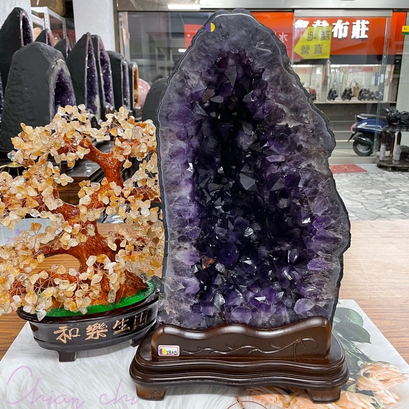 頂級巴西🇧🇷紫水晶洞 ESP✨18kg❤️共生二色瑪瑙邊✅天然透亮大角紫晶體💯木型紫水晶洞 招財 招貴人 鎮宅
