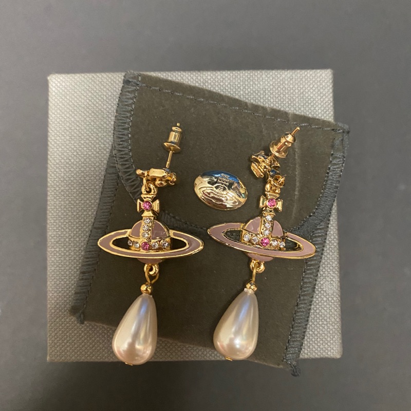 Vivienne Westwood 珍珠造型垂墜粉紅耳針耳環