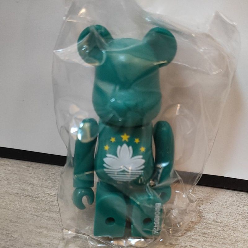 be@rbrick s43澳門國旗庫柏力克熊43代  100%