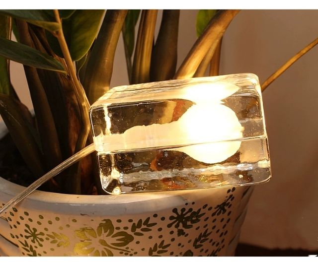 現代簡約實心透明玻璃冰磚Led台燈北歐設計創意個性裝飾臥室床頭酒櫃邊櫃閱讀護眼兒童台燈
