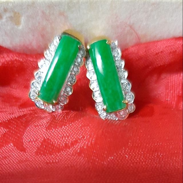 翠綠鑽石耳環…………