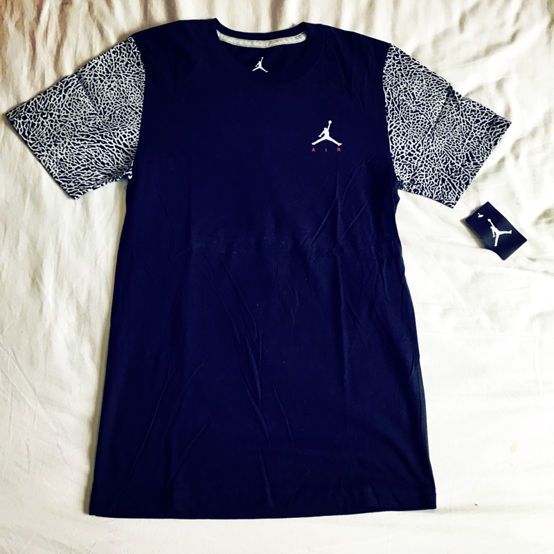 全新正品 Jordan 3代 袖子 爆裂紋短踢 Tee T-shirt 胸口小 Logo elephant Size:s