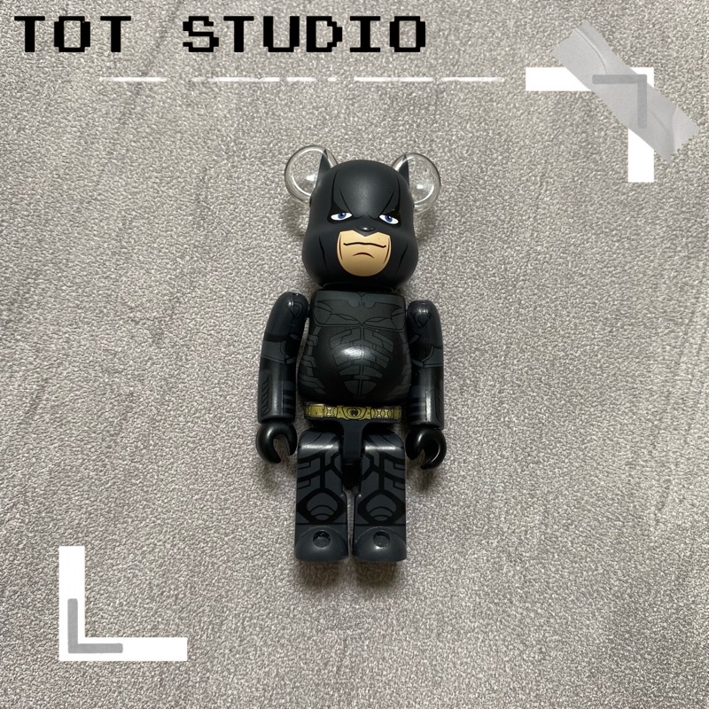 ‹ TOT.Studio › 庫柏力克熊 Be@rbrick 100% 蝙蝠俠  吊卡版