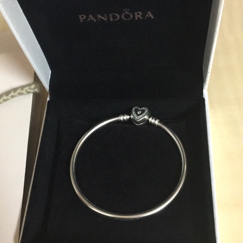 PANDORA 潘朵拉 硬環 愛心純銀 手環 21 cm (590729CZ)