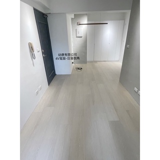 厚度6.5MM SPC礦石防水卡扣超耐磨地板，模擬木紋的真實感