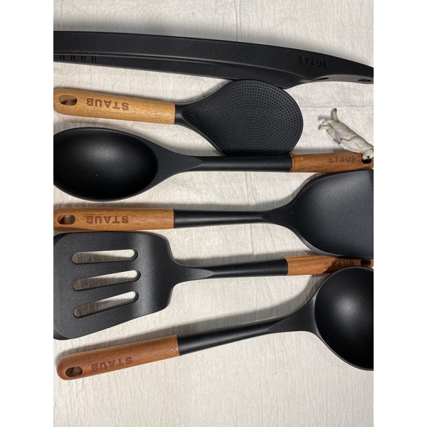 Staub 耐熱矽膠鍋鏟 湯杓 有洞鍋鏟 刮刀 飯匙 油刷 濾杓 相思木小五金廚具德國雙人矽膠鏟 蝦皮購物
