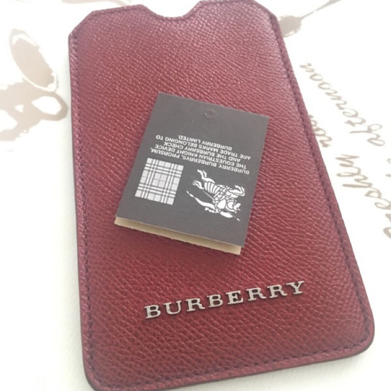 全新 美國帶回 特價 Burberry 保證正品 3折 皮質超好 手機套 紅色 iPhone SE 4吋專用