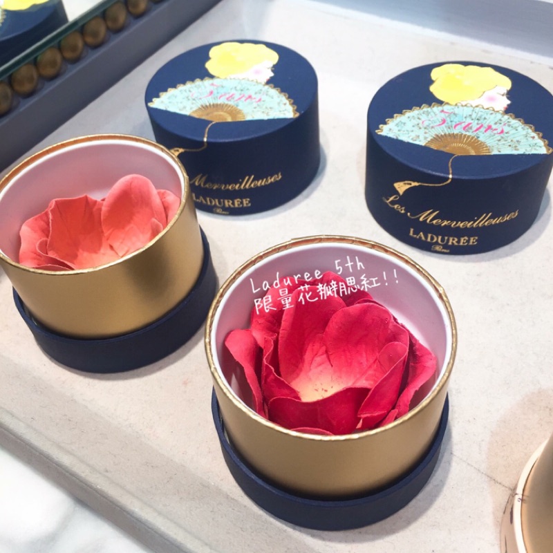 日本代購 Laduree馬卡龍彩妝 5週年限定 迷你花瓣腮紅 mini花朵腮紅 法國藍仕女彩繪盒（限量發售）