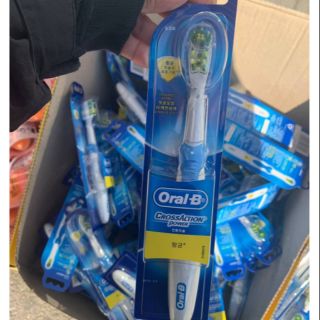 韓國Oral B 電動牙刷（Oral-B電動牙刷+刷頭*2）