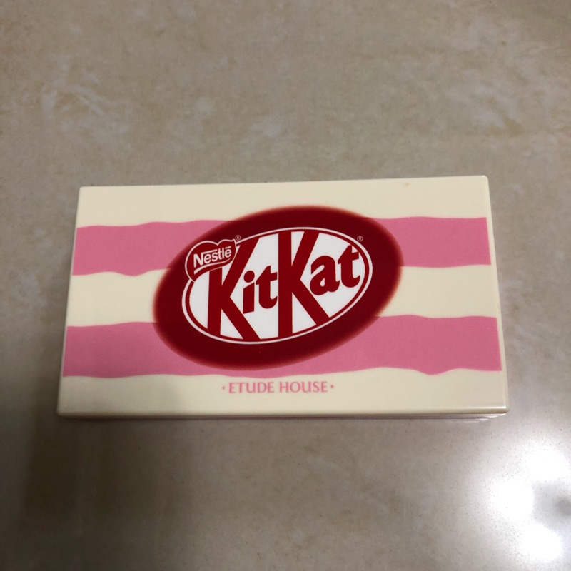 （九成近全新）Etude House × KitKat 聯名 KitKat 草莓提拉米蘇