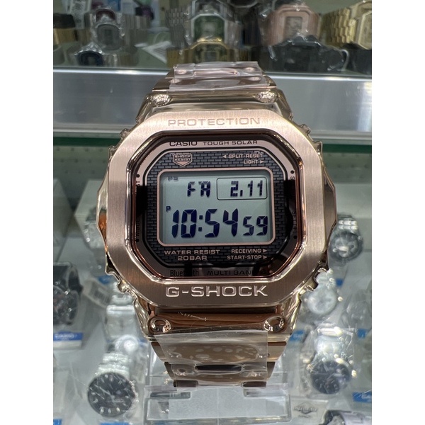 【金台鐘錶】CASIO卡西歐G-SHOCK (玫瑰金x不鏽鋼) 藍牙 電波 太陽能 GMW-B5000GD-4