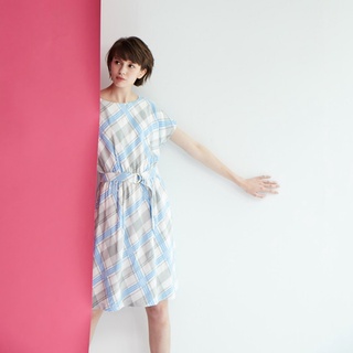 【AZUR】典雅絲質格紋腰帶洋裝