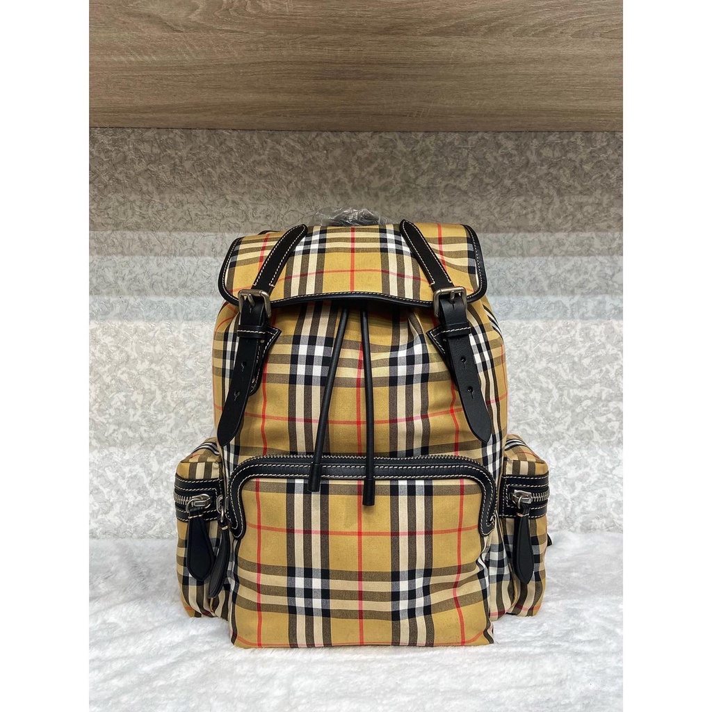 高雄凡賽斯歐洲精品 BURBERRY The Rucksack Vintage經典格紋尼龍後背包