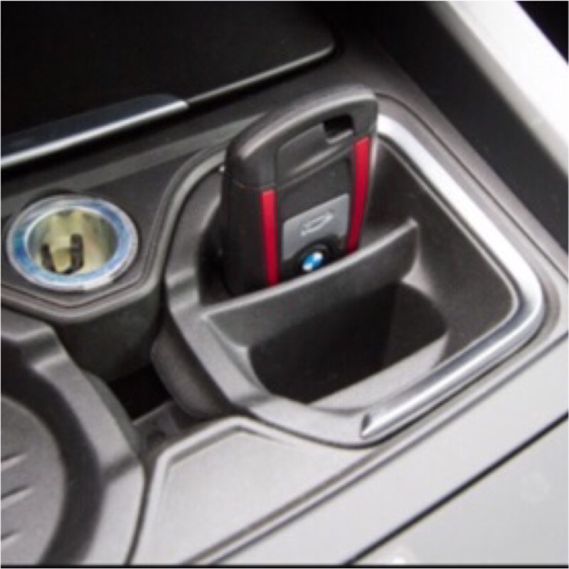 BMW F20/F22 置杯架鑰匙置物套件 二手 只有右邊 有使用痕跡 220 220d 235 240