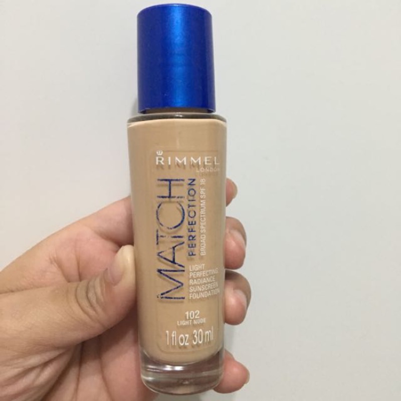 Rimmel 藍蓋 粉底液 102 Light Nude