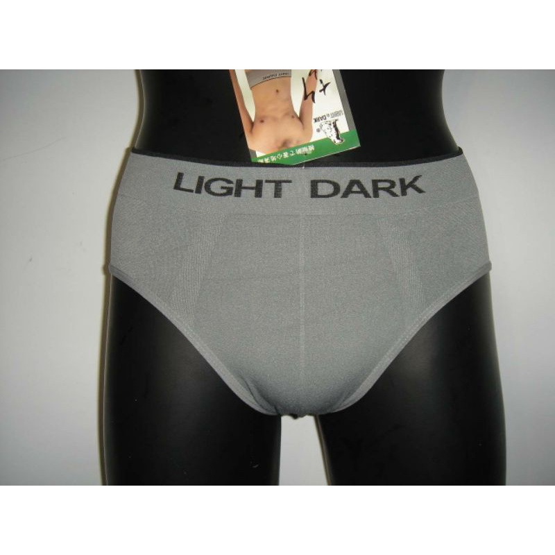 LIGHT &amp; DARK三角內褲#1181♥️特惠價99元♥️有多件優惠喔🥳🥳🥳！