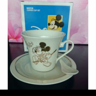 Mickey 咖啡杯組（含湯匙）—-在家也能悠閒的吃下午茶當個貴婦！