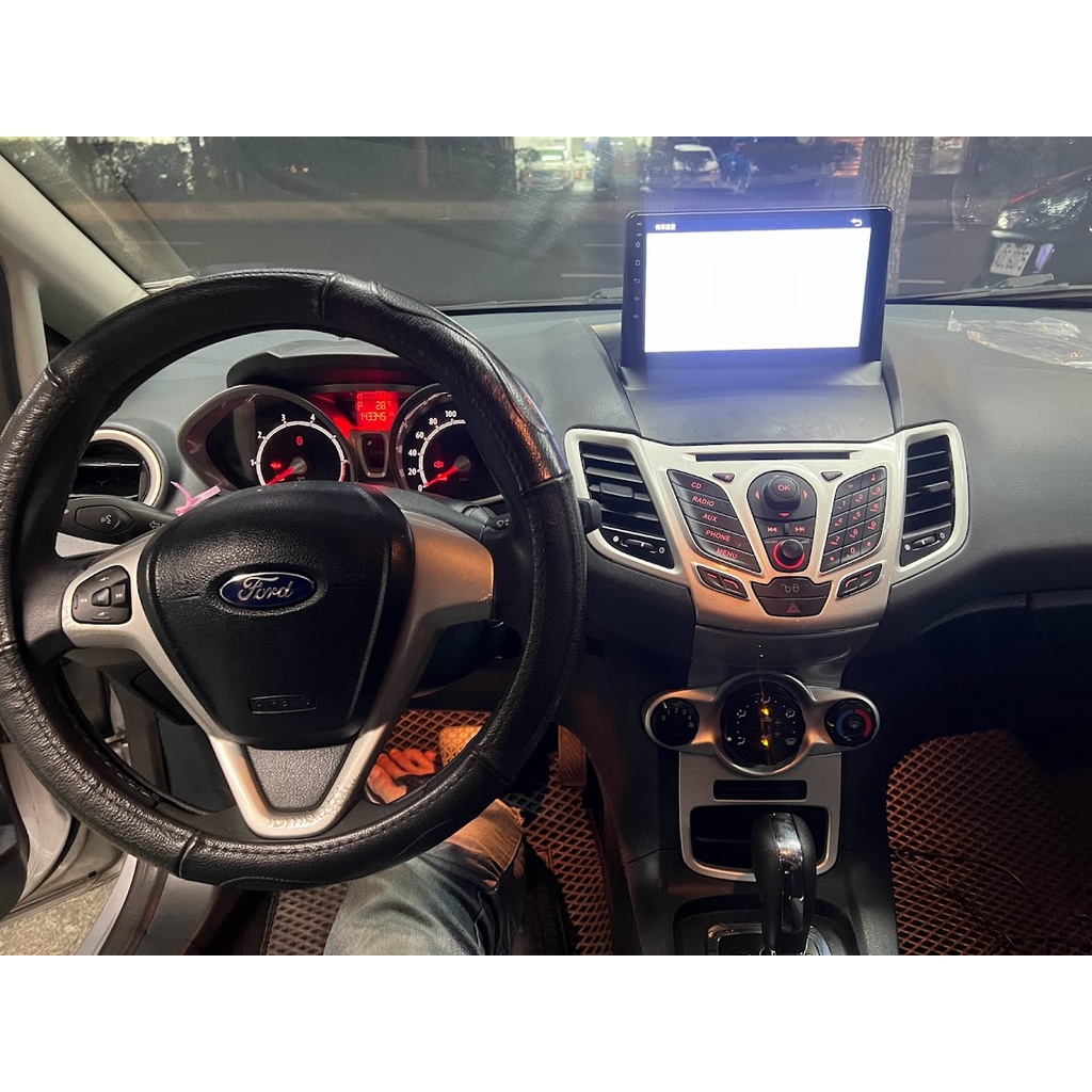 Ford Fiesta 汽車音響主機 安卓機  youtobe 導航 car play 藍芽 Wi-Fi 測速