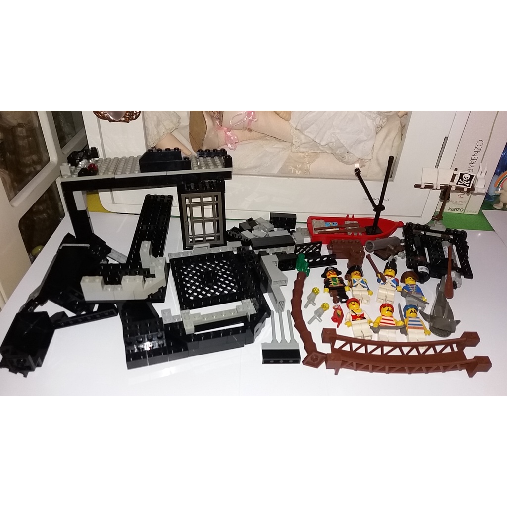 早期 二手 (舊品) 樂高 LEGO #6273 城堡 / 海盜 系列 (人偶+部分零件) 一起賣
