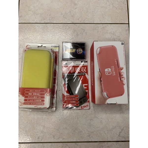 Nintendo Switch Lite 任天堂 主機 珊瑚紅 粉色 台灣公司貨（附保護貼+硬殼包+超級機器人大戰 徽章