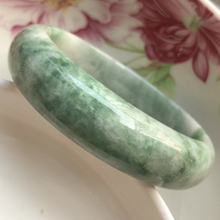 圈口57.7~【AH 032】(附中國A貨證書)冰糯種 豆綠 A貨翡翠/緬甸玉手鐲~【古風糖心 出品】不議價
