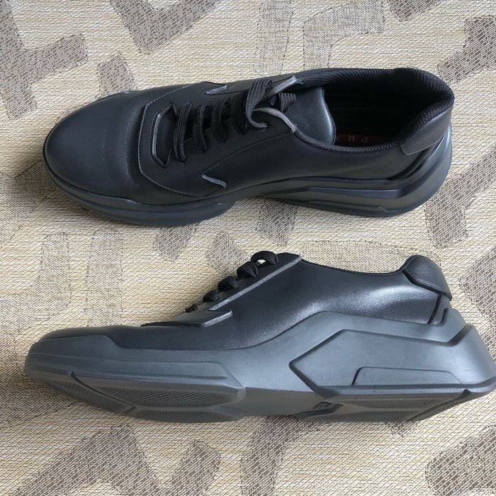 保證全新正品 Prada 鐵灰色 老爹鞋 休閒 皮鞋 休閒鞋 size US 10 (302)