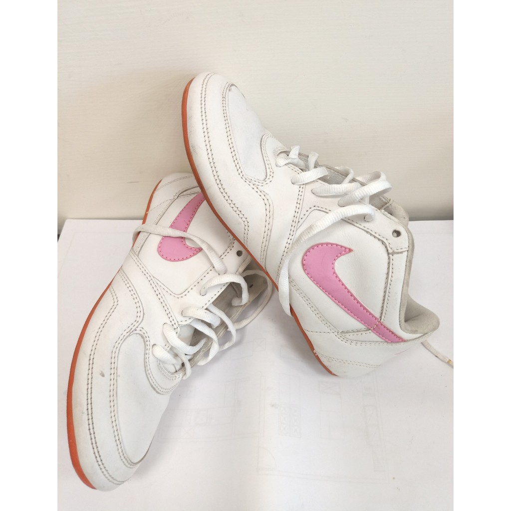 5.5號Nike白色女運動鞋