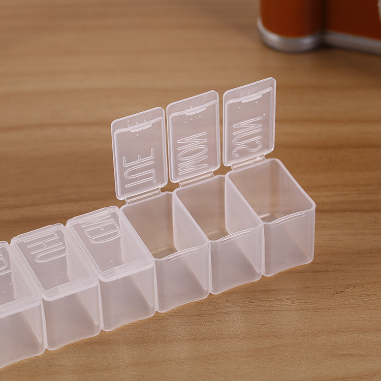 盲文7盒便攜式塑料盒英文盒可愛盒每週7天 蝦皮購物